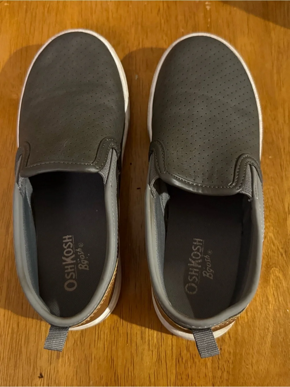 OshKosh B’gosh Kids Gray Slip-On Sneakers – Size 1 – Used
